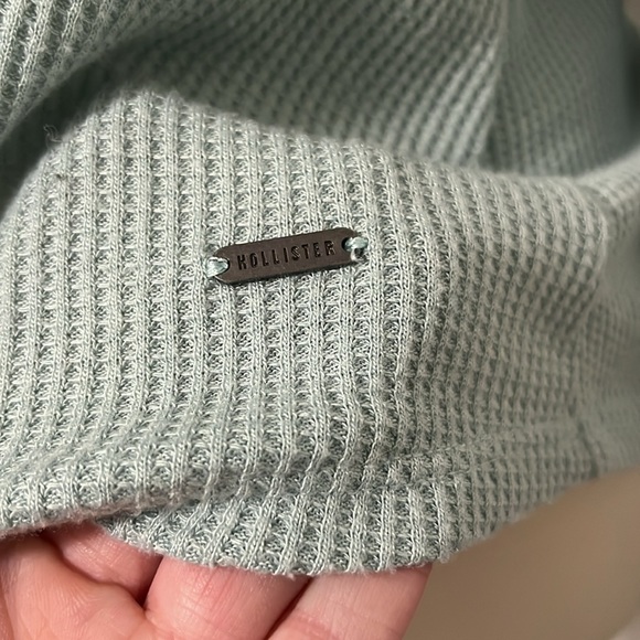 Hollister Waffle Knit Thermal Tie Front Long Sleeve T-Shirt - Picture 5 of 12